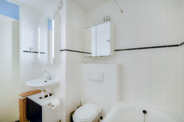 Medium property photo - Van Oldenbarneveldtplein, 1052 JL Amsterdam